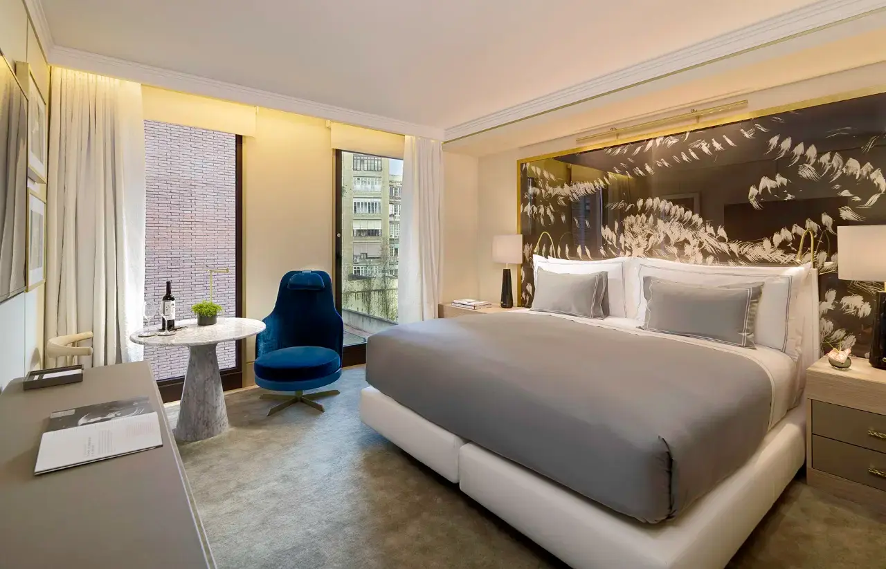 Deluxe Room — Trip.com listing photograph